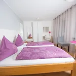 Pensión Gaestehaus-weingut Loersch 3*