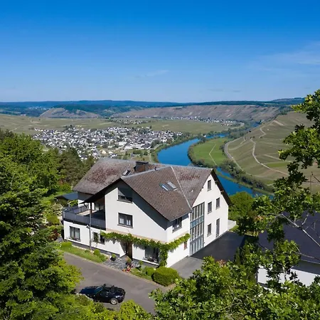 Gaestehaus-weingut Loersch 3*