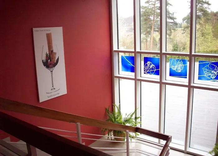 Gaestehaus-weingut Loersch Penzion Leiwen